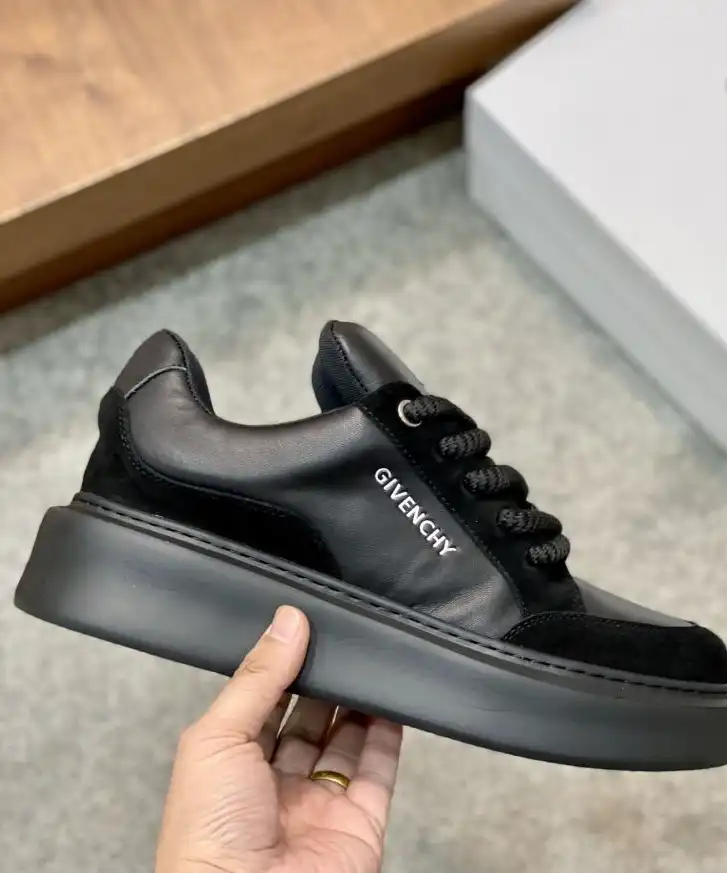 hype Givenchy Sneakers