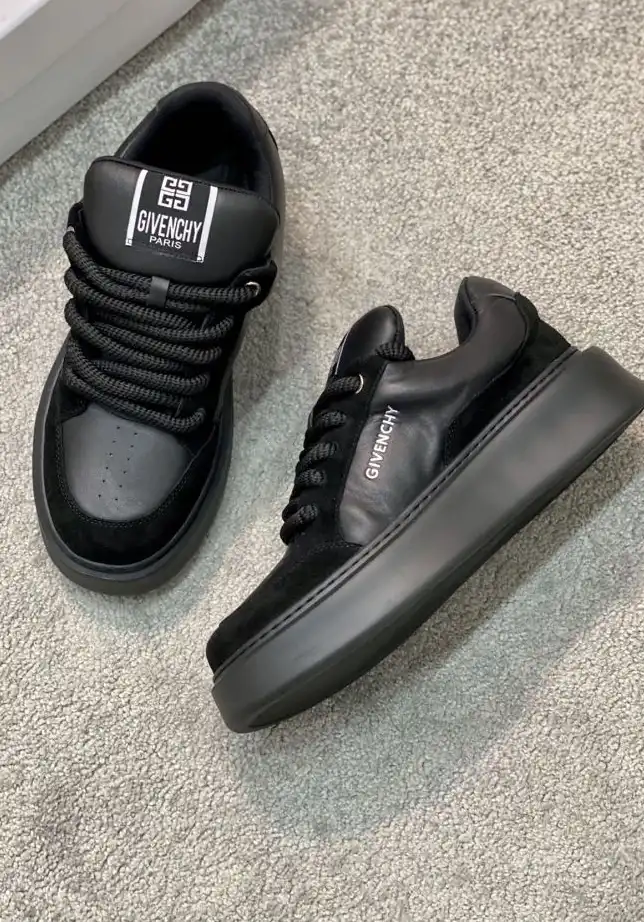 hype Givenchy Sneakers