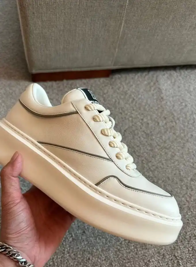 hype Givenchy Sneakers