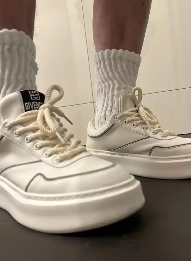 hype Givenchy Sneakers