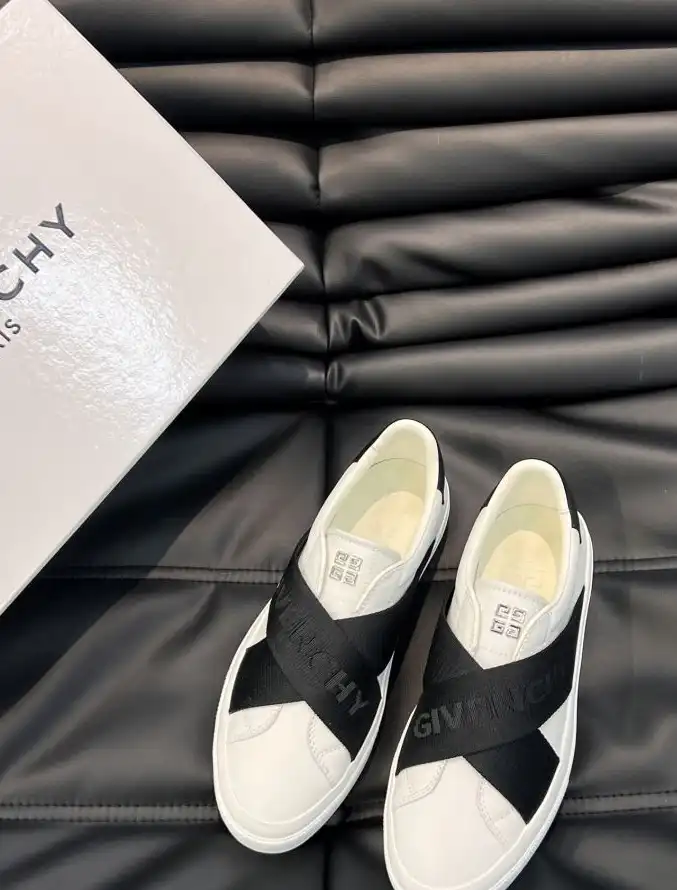 hype Givenchy Sneakers