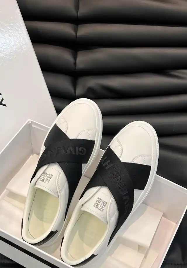 hype Givenchy Sneakers