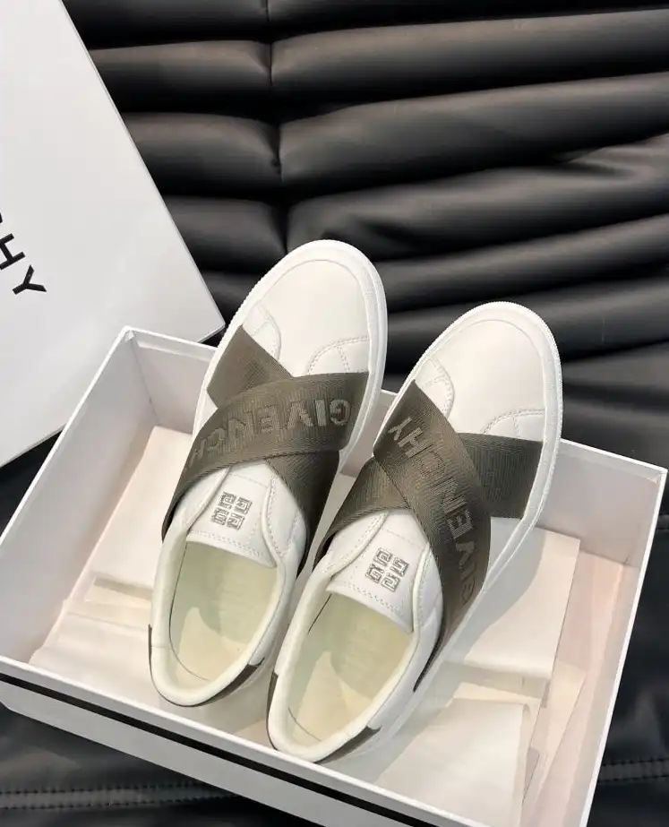 hype Givenchy Sneakers