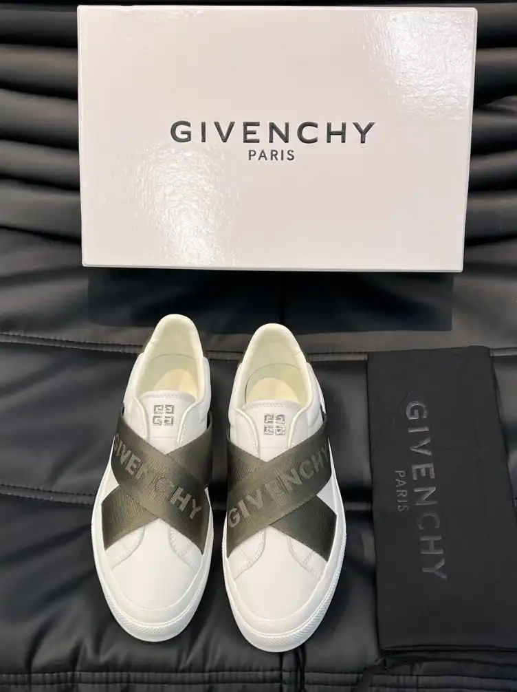 hype Givenchy Sneakers