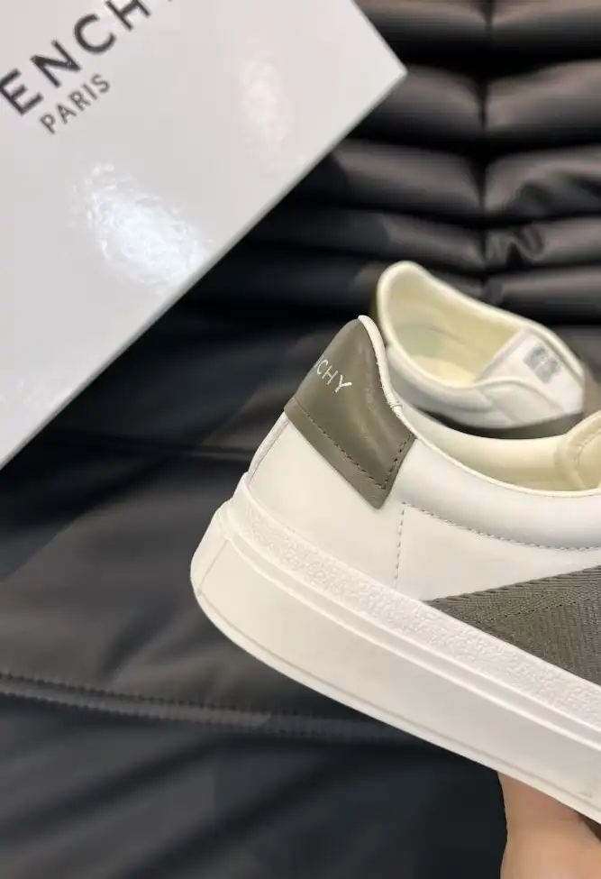 hype Givenchy Sneakers