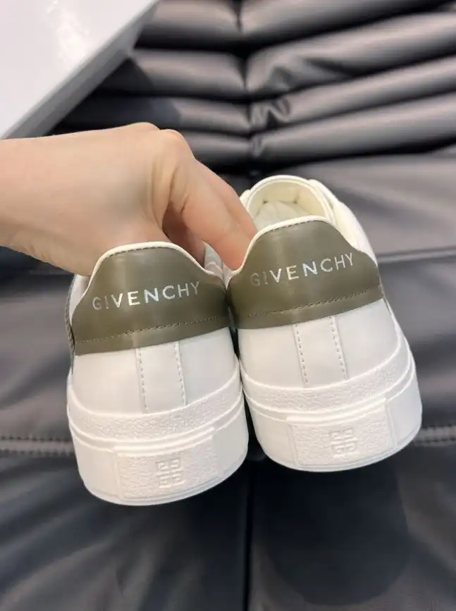 hype Givenchy Sneakers