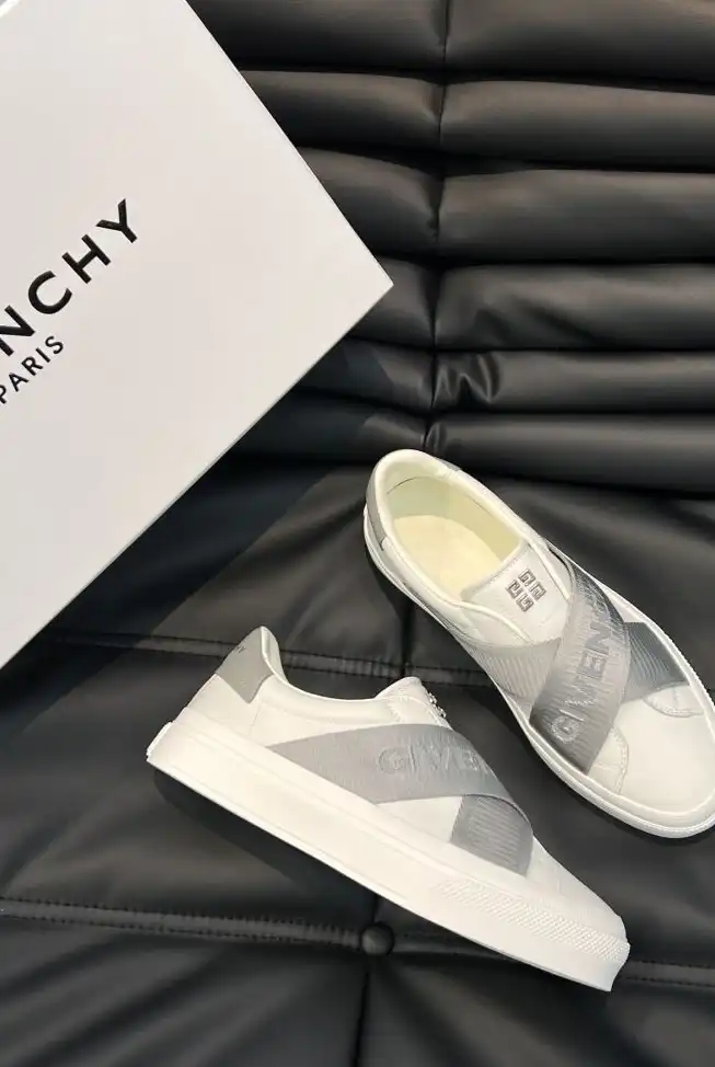 hype Givenchy Sneakers