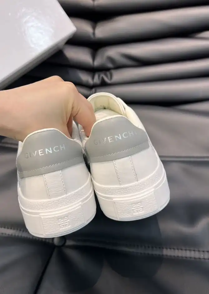 hype Givenchy Sneakers