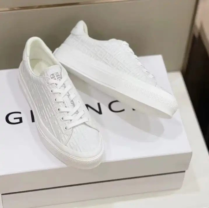 hype Givenchy Sneakers