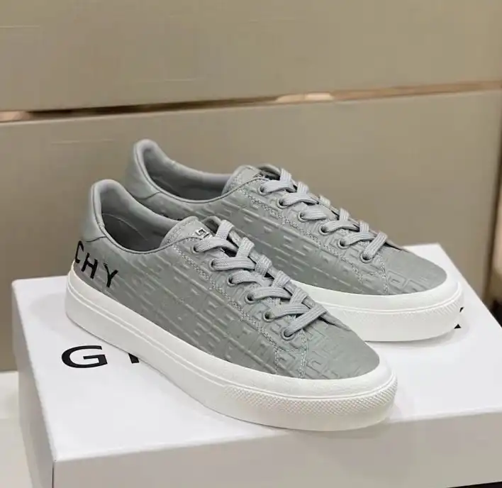 hype Givenchy Sneakers