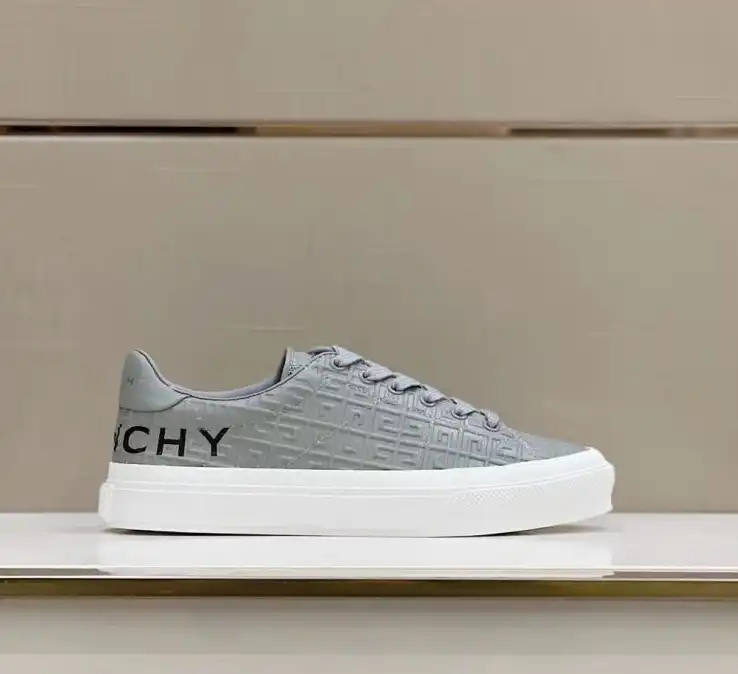 hype Givenchy Sneakers