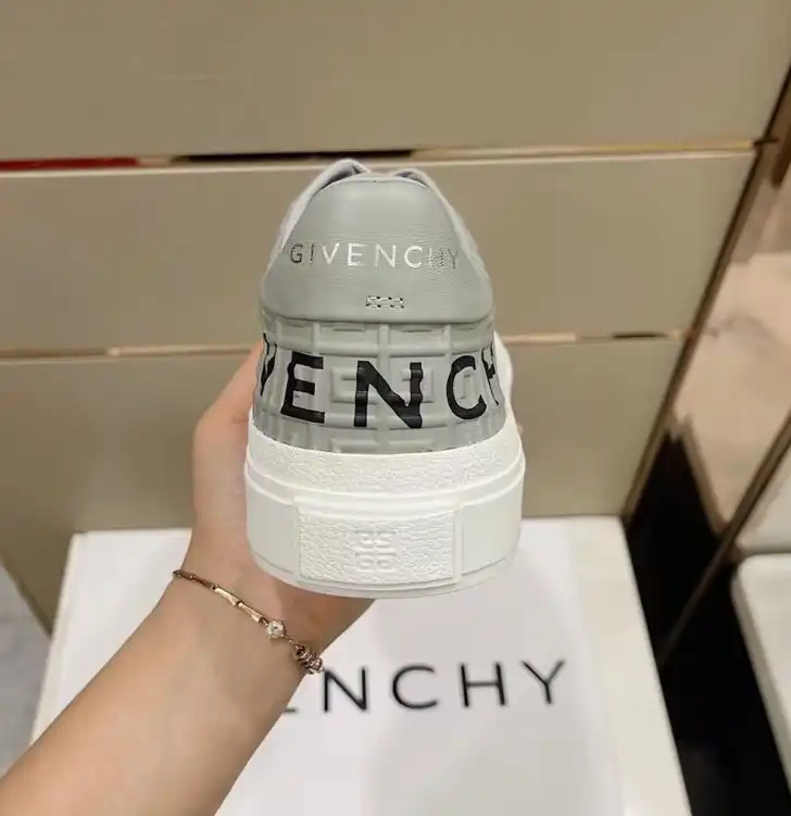 hype Givenchy Sneakers