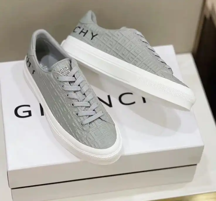 hype Givenchy Sneakers