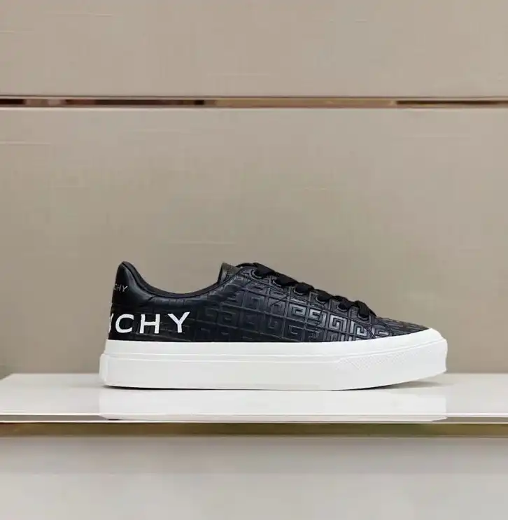 hype Givenchy Sneakers