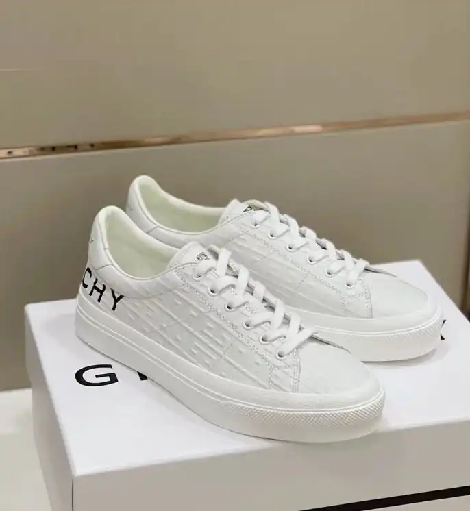 hype Givenchy Sneakers