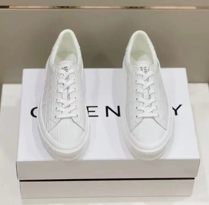 hype Givenchy Sneakers