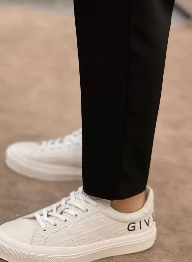 hype Givenchy Sneakers