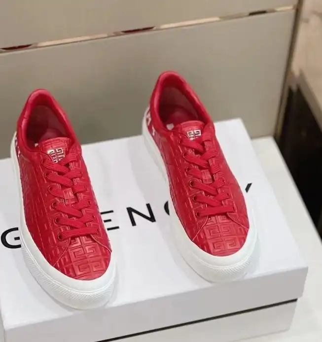 hype Givenchy Sneakers