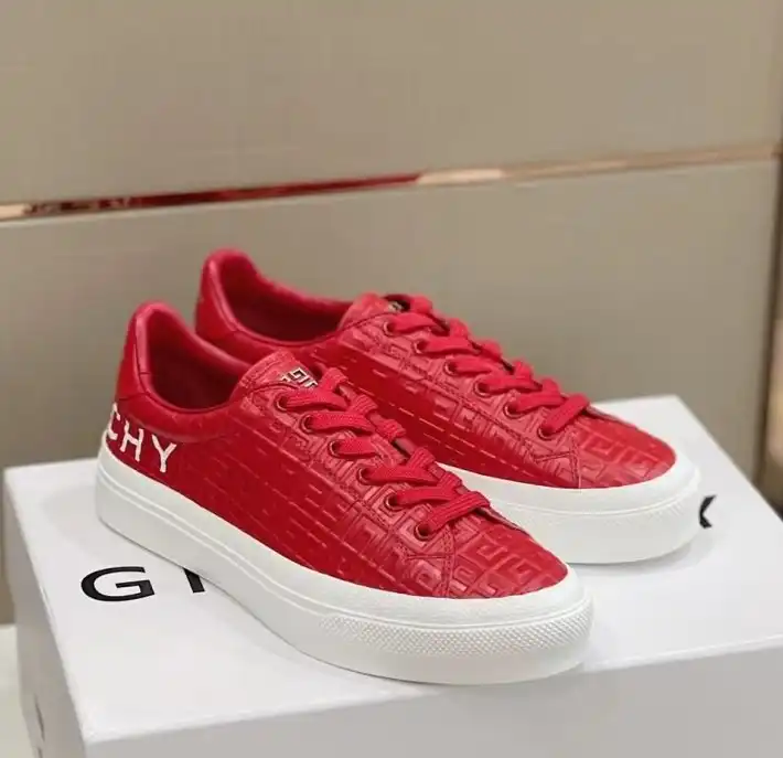 hype Givenchy Sneakers