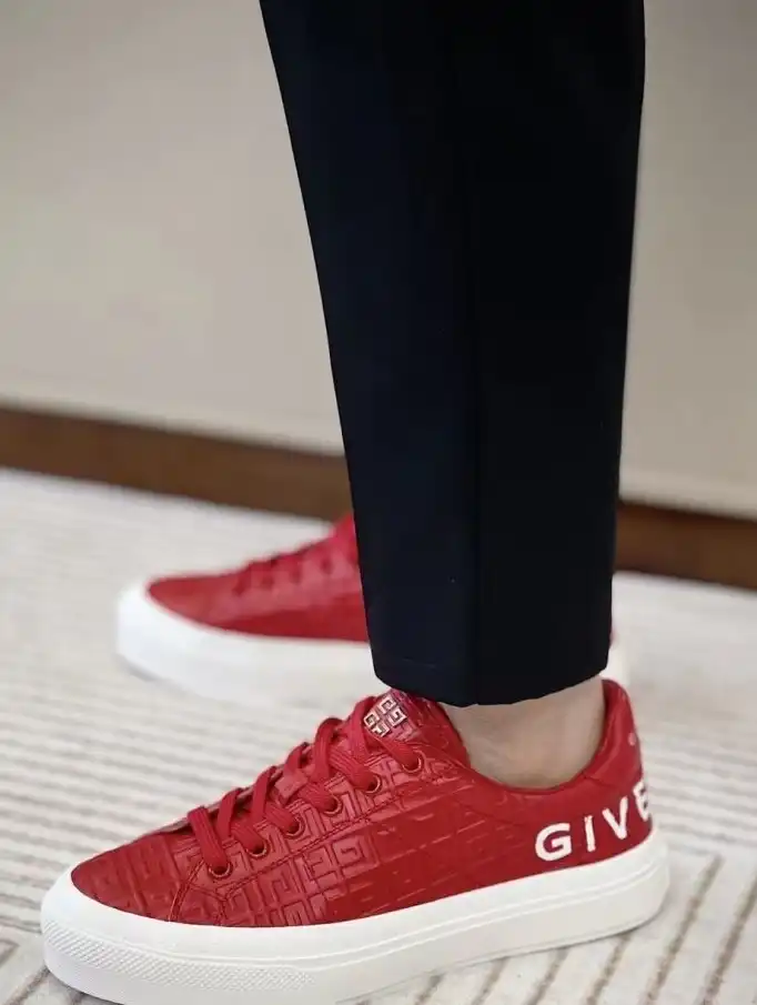 hype Givenchy Sneakers