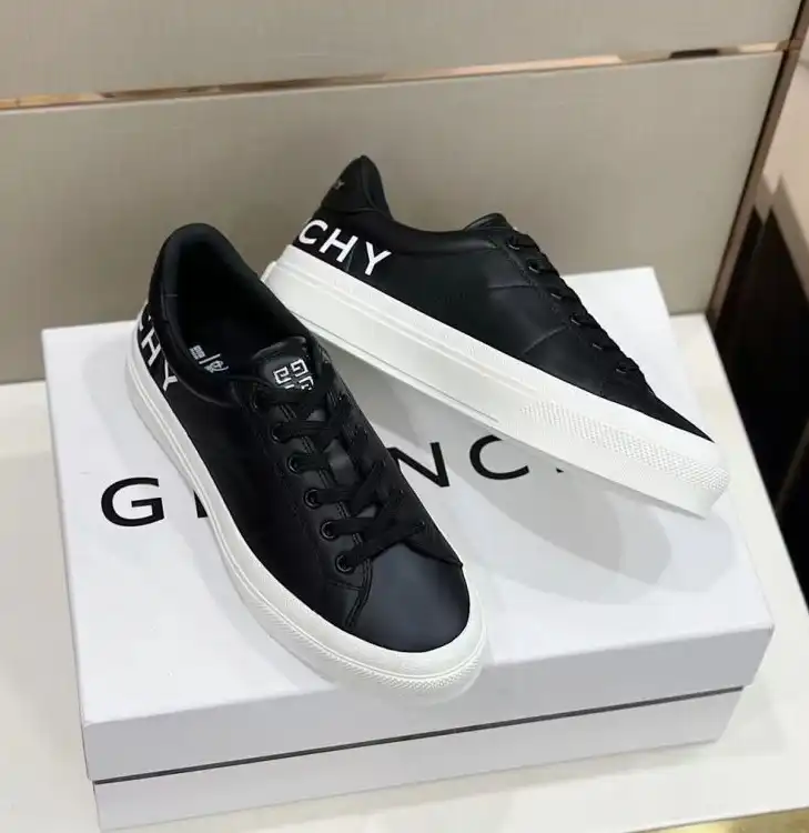 hype Givenchy Sneakers