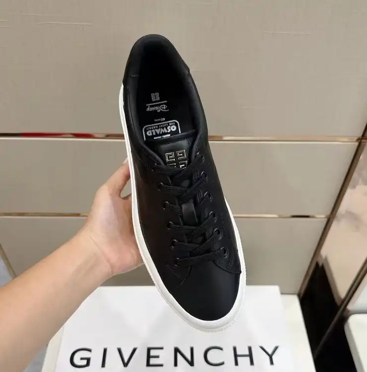 hype Givenchy Sneakers