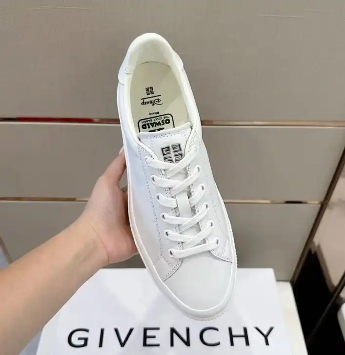 hype Givenchy Sneakers