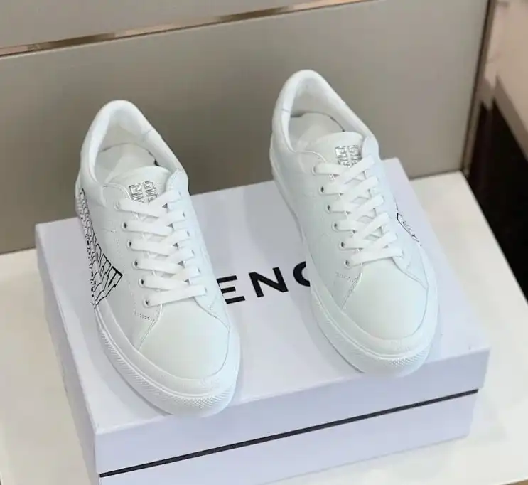 hype Givenchy Sneakers