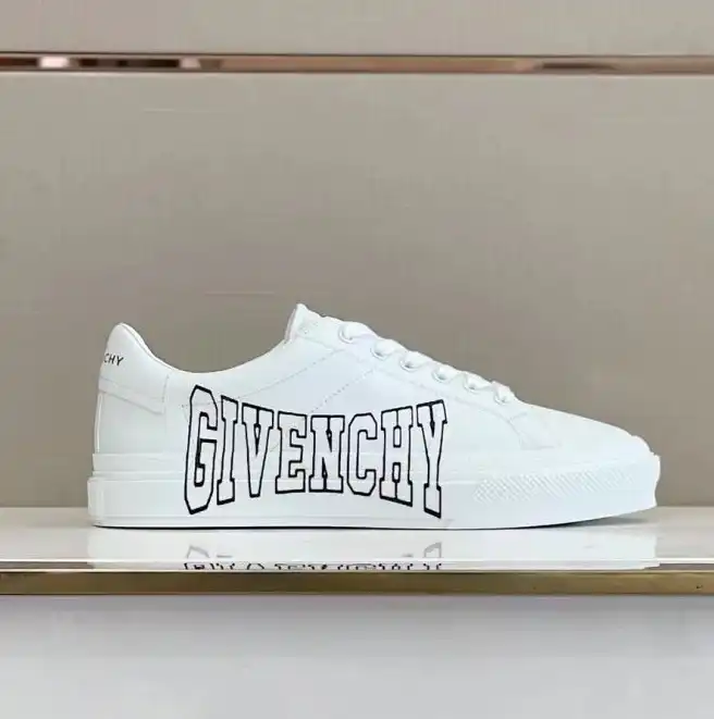 hype Givenchy Sneakers