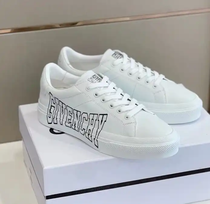 hype Givenchy Sneakers