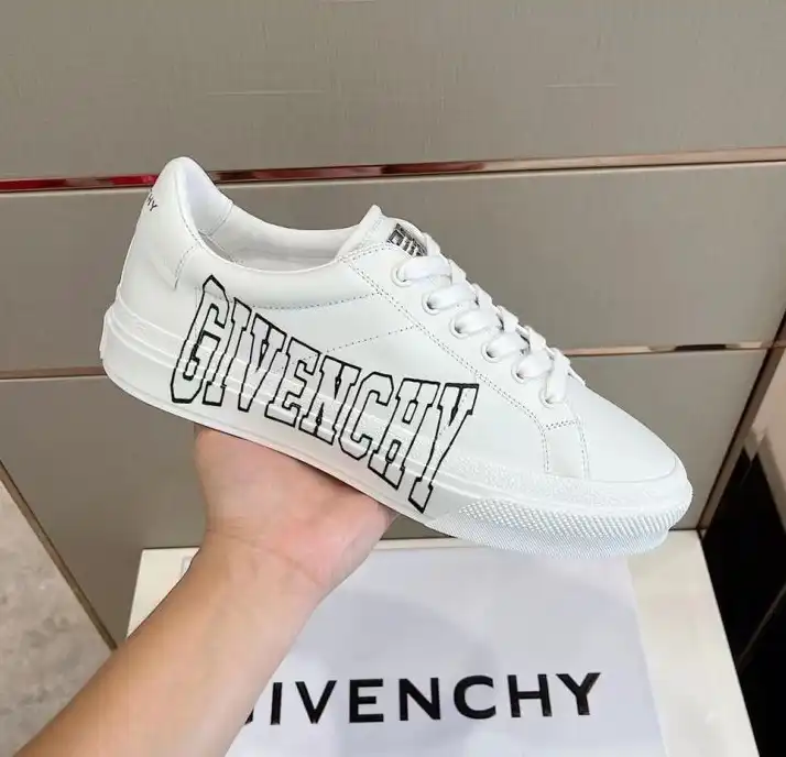 hype Givenchy Sneakers