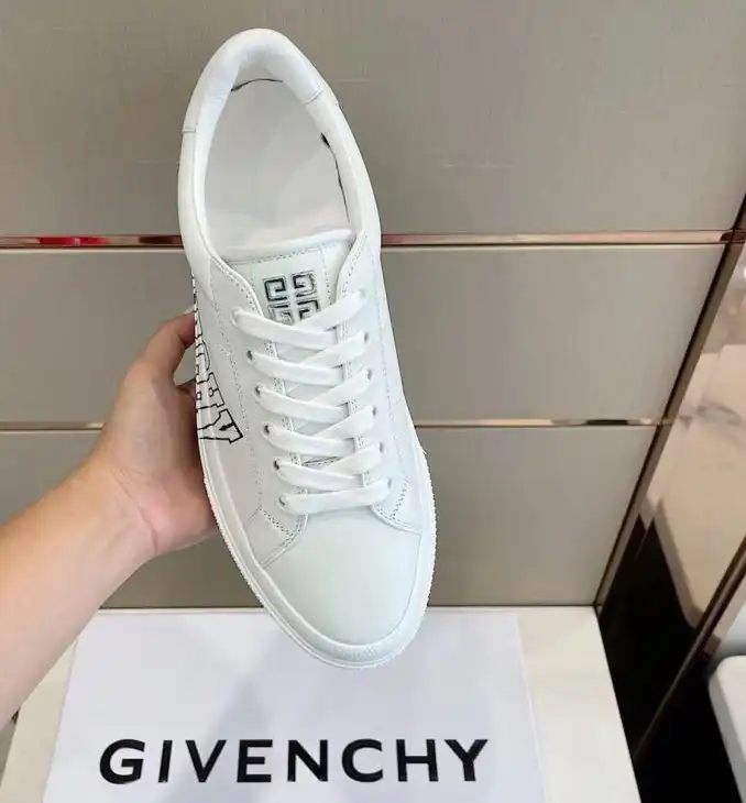 hype Givenchy Sneakers