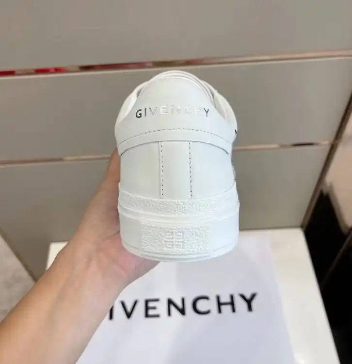 hype Givenchy Sneakers