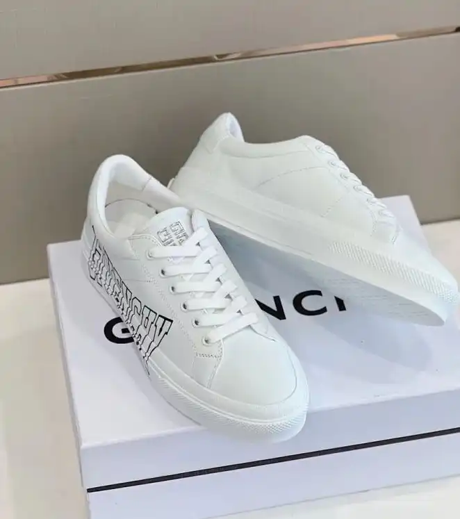 hype Givenchy Sneakers