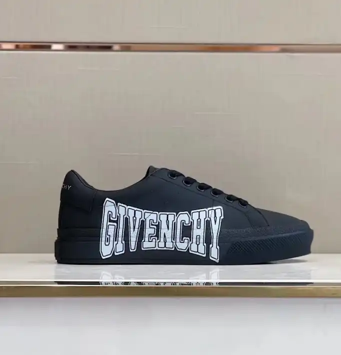 hype Givenchy Sneakers