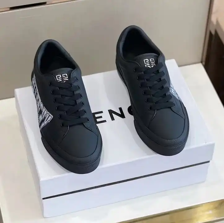 hype Givenchy Sneakers