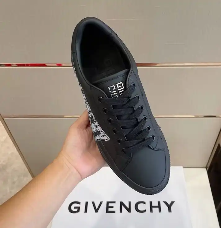 hype Givenchy Sneakers