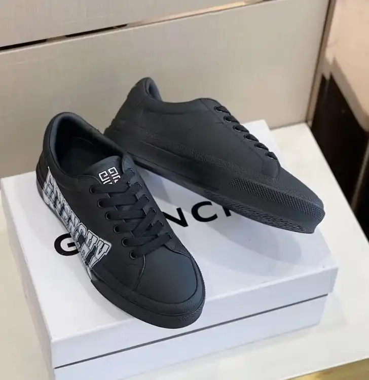 hype Givenchy Sneakers