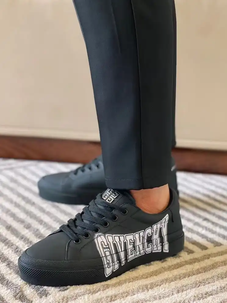 hype Givenchy Sneakers