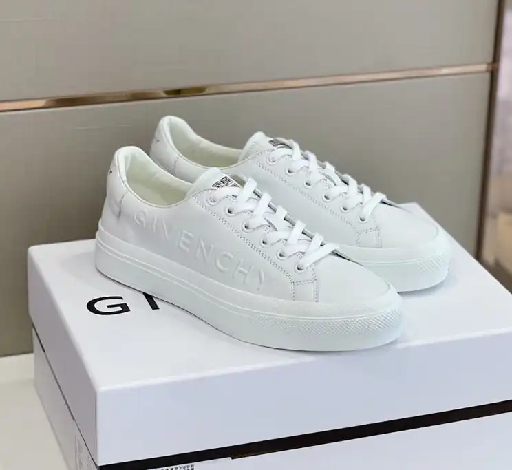 hype Givenchy Sneakers