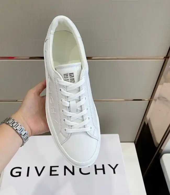 hype Givenchy Sneakers