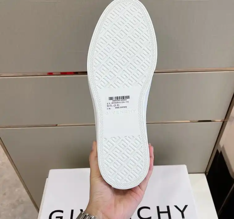 hype Givenchy Sneakers