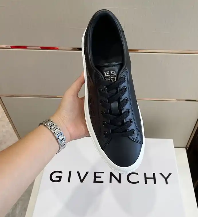 hype Givenchy Sneakers