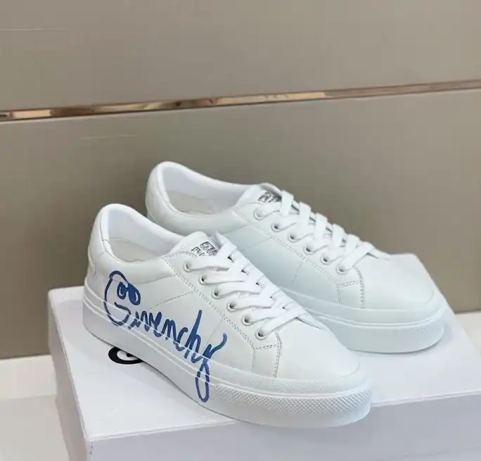 hype Givenchy Sneakers