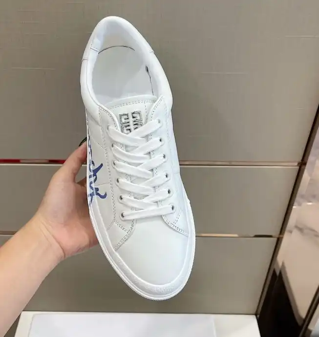 hype Givenchy Sneakers