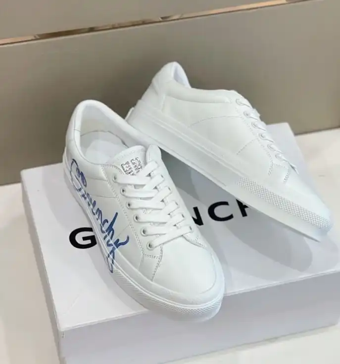 hype Givenchy Sneakers