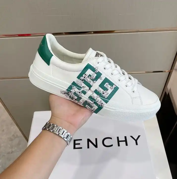 hype Givenchy Sneakers