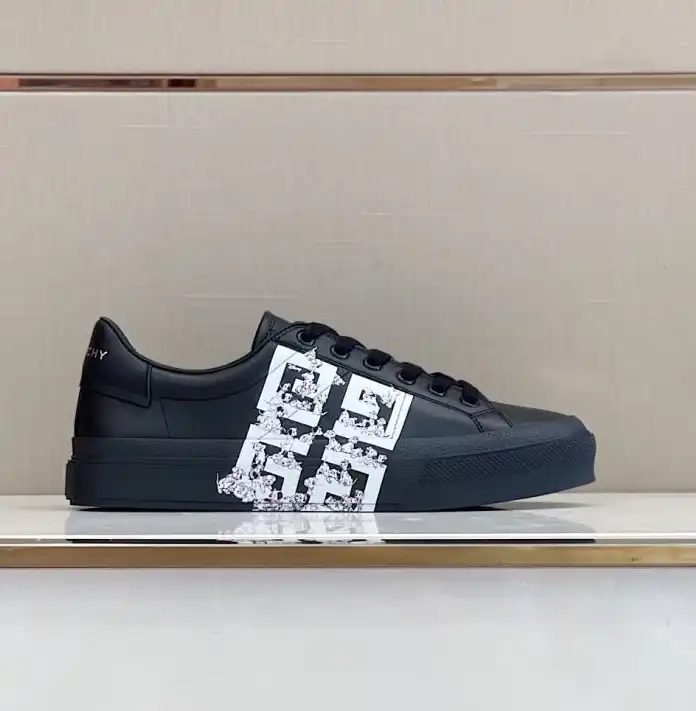 hype Givenchy Sneakers