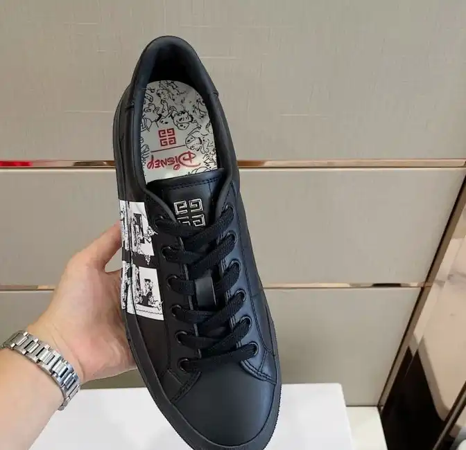 hype Givenchy Sneakers