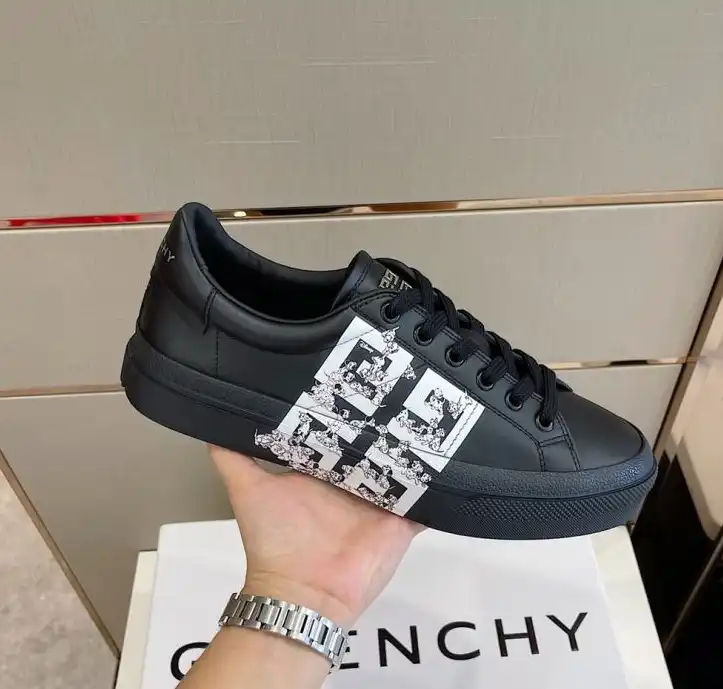 hype Givenchy Sneakers